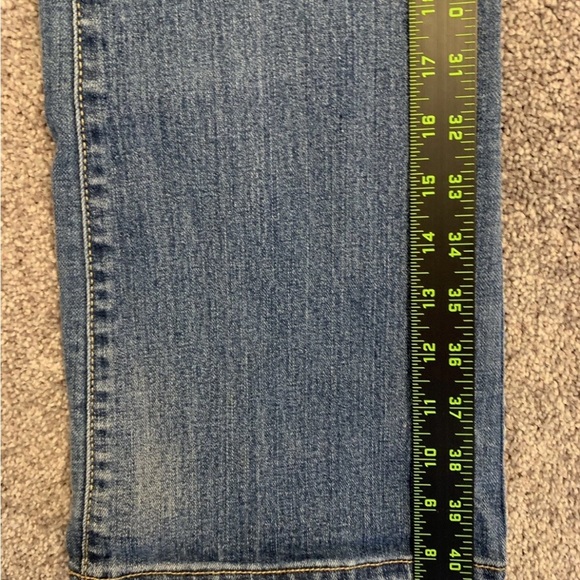 Old Navy Womens Jeans Size 6 Regular Blue Denim Curvy Mid Rise Stretch 5-Pockets - Picture 9 of 13